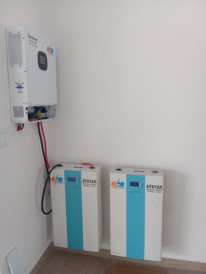 Inversor híbrido 10kW Life Power instalado con batería Avatar 48V 185Ah