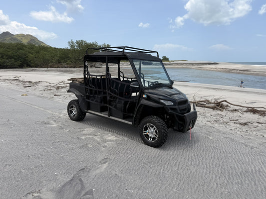 Trek UTV eléctrico 4x4 Life Power en la playa, Panamá